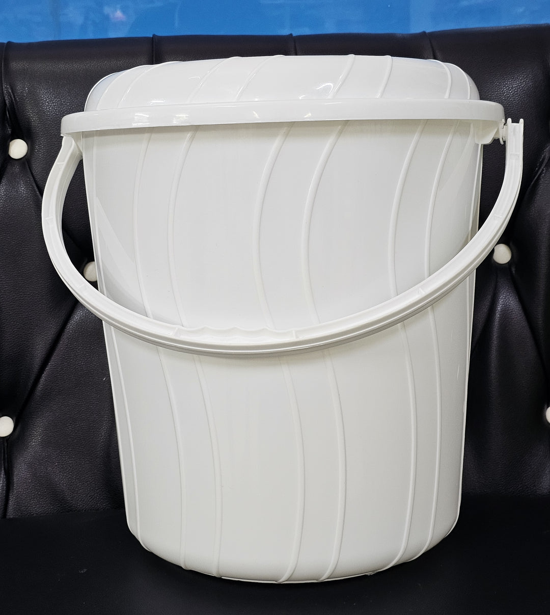 White Bucket with Lid ( 20 Litres)